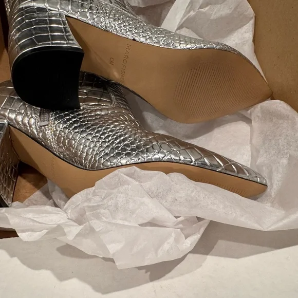 Marc Fisher Silver Snakeskin Knee-High Boots – Size 6
🔥🔥🔥 festival vibes - Picture 8 of 13